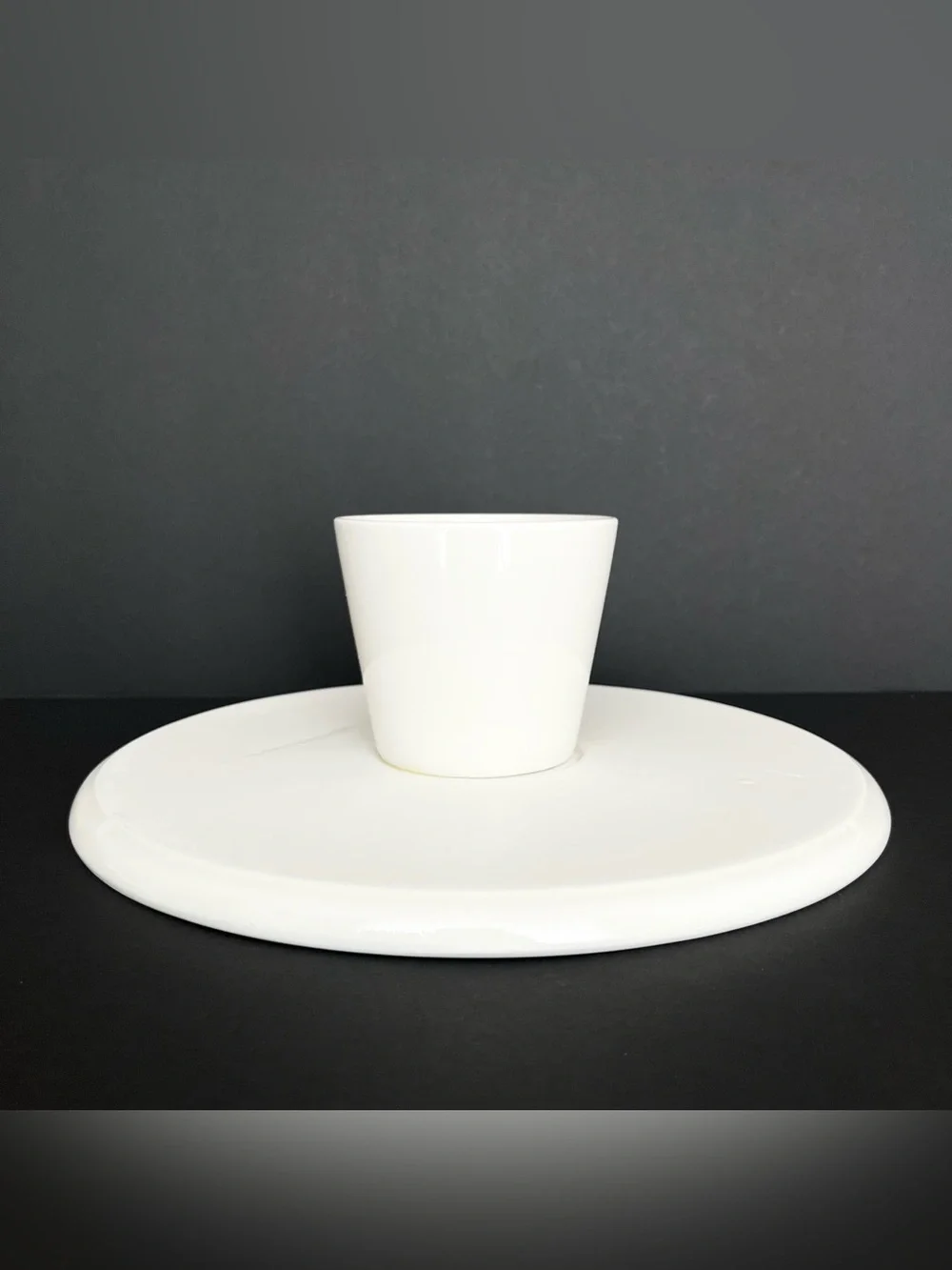 10 Strawberry Street Ceramic Cake Stand Footed Pedestal 10